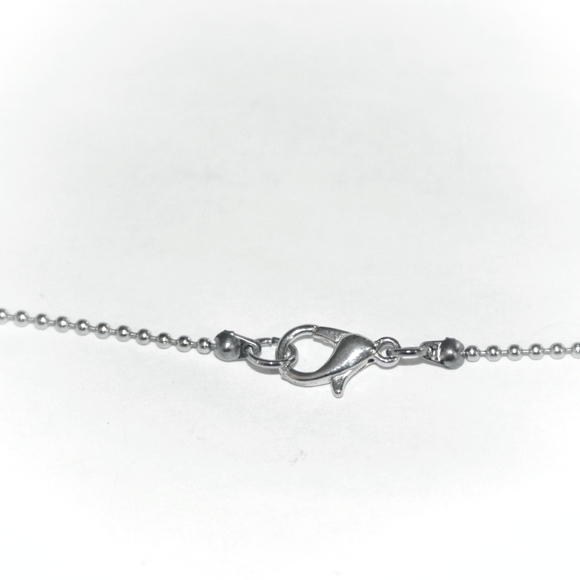 Inverted patterned Hamsa necklace - Picture 4 of 5